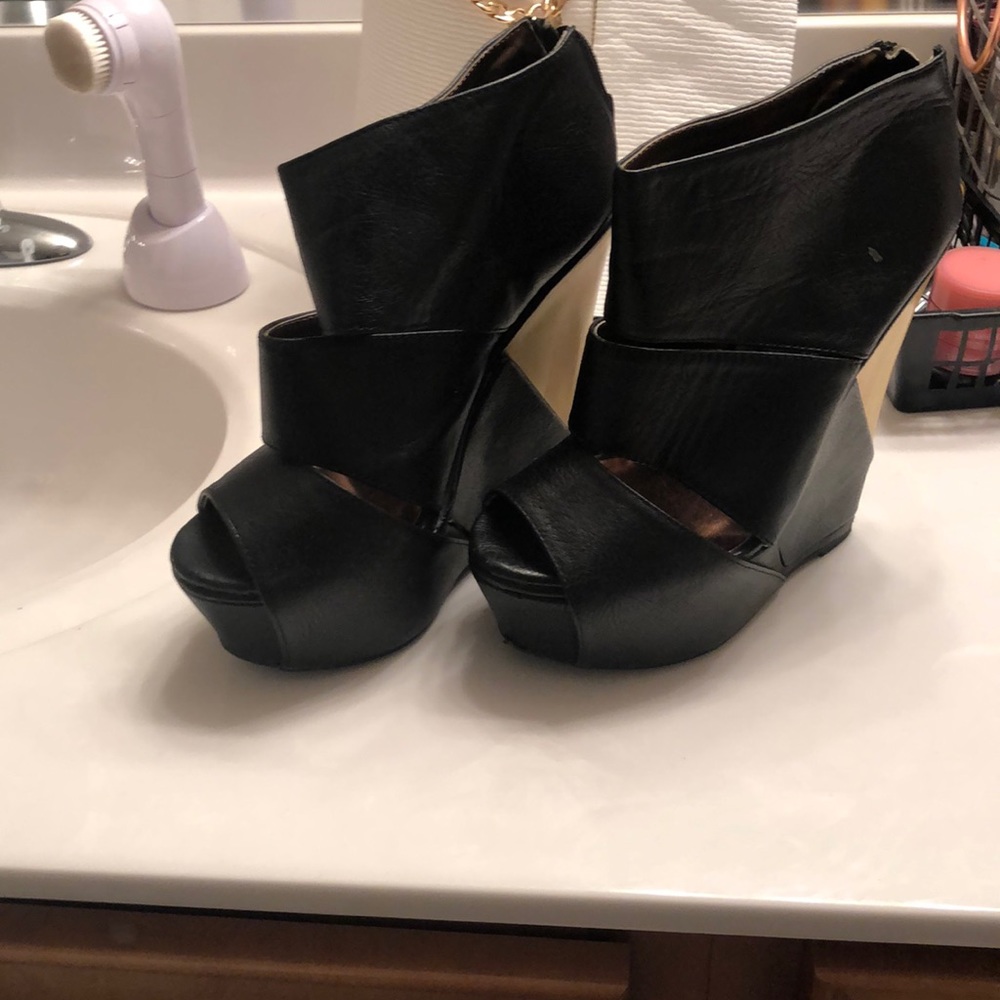 Posh wedge